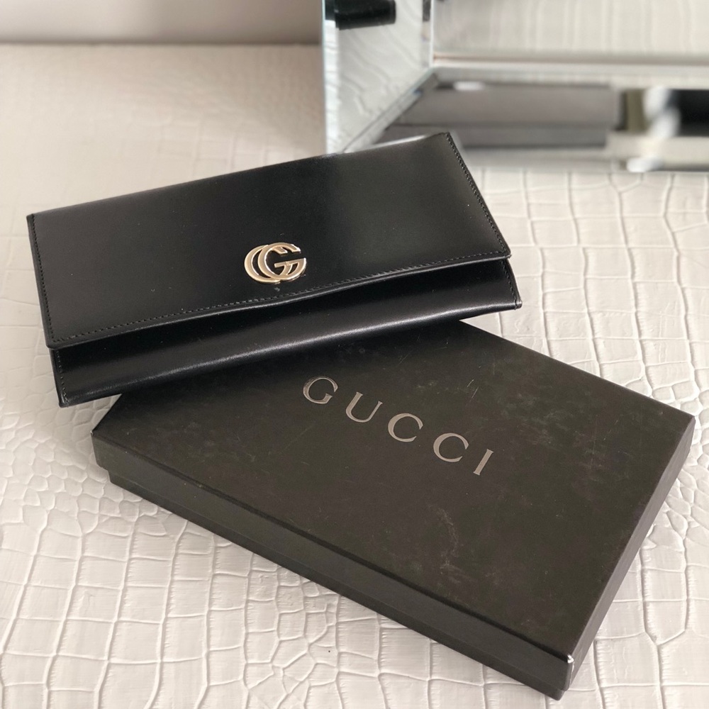 Black Gucci leather Wallet